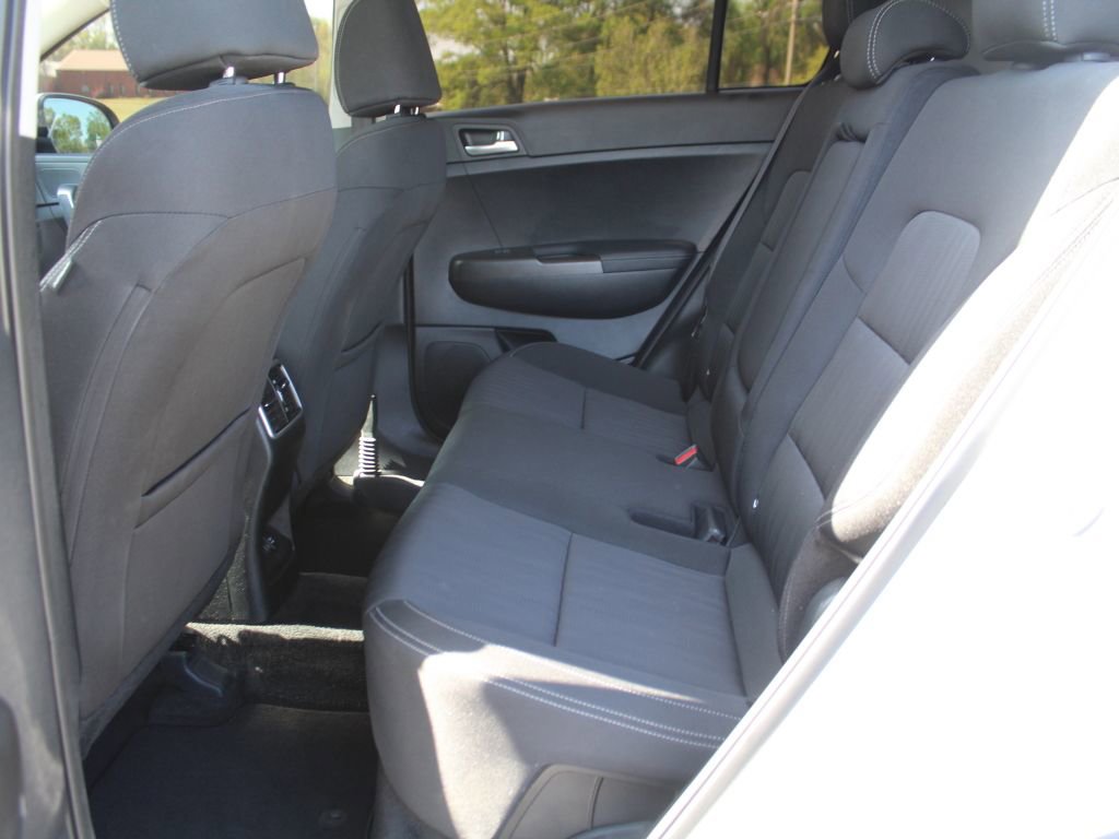 Used 2022 Kia Sportage LX image 4