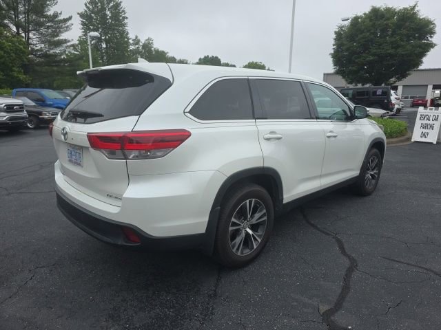 Used 2019 Toyota Highlander Plus AWD/4WD image 8