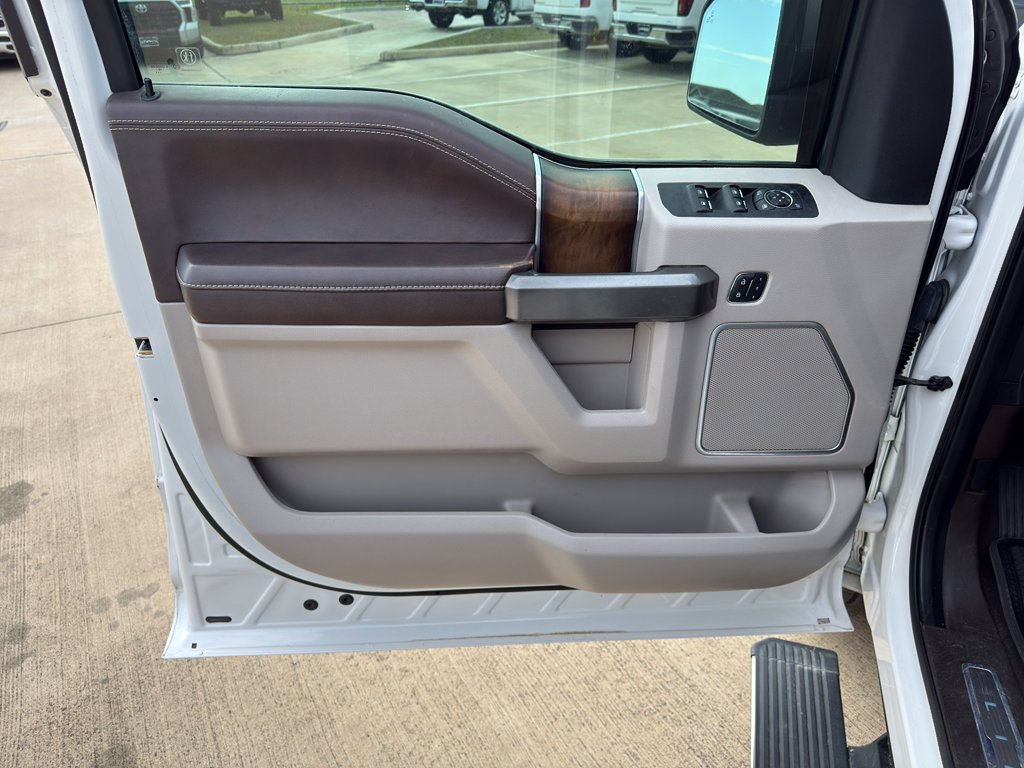 Used 2019 Ford F150 Limited w/ Trailer Tow Package image 9