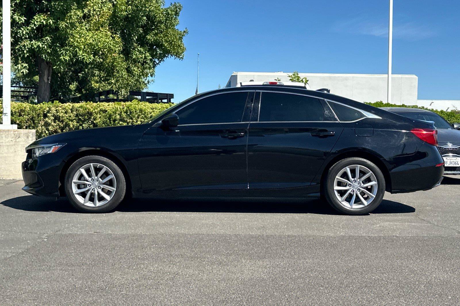 Used 2022 Honda Accord LX image 6