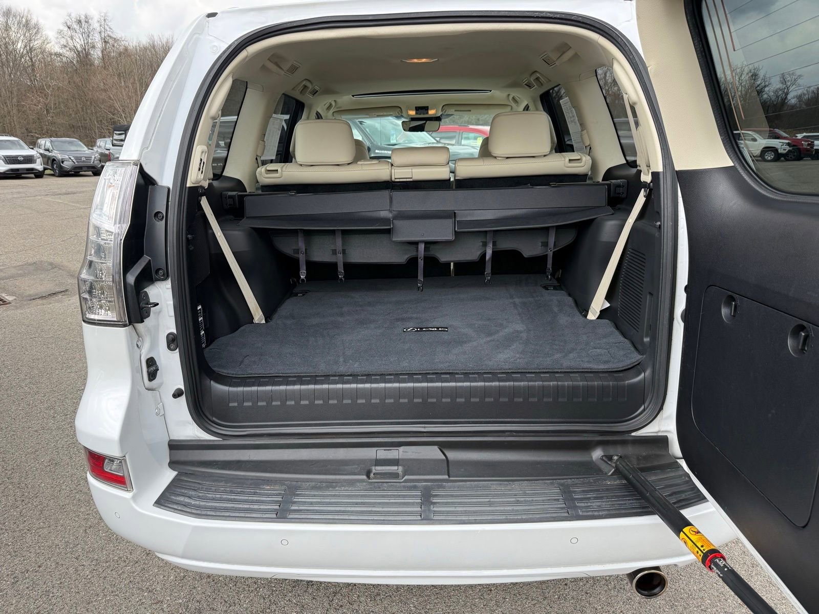 Used 2020 Lexus GX 460 Luxury w/ Off Road Package image 46