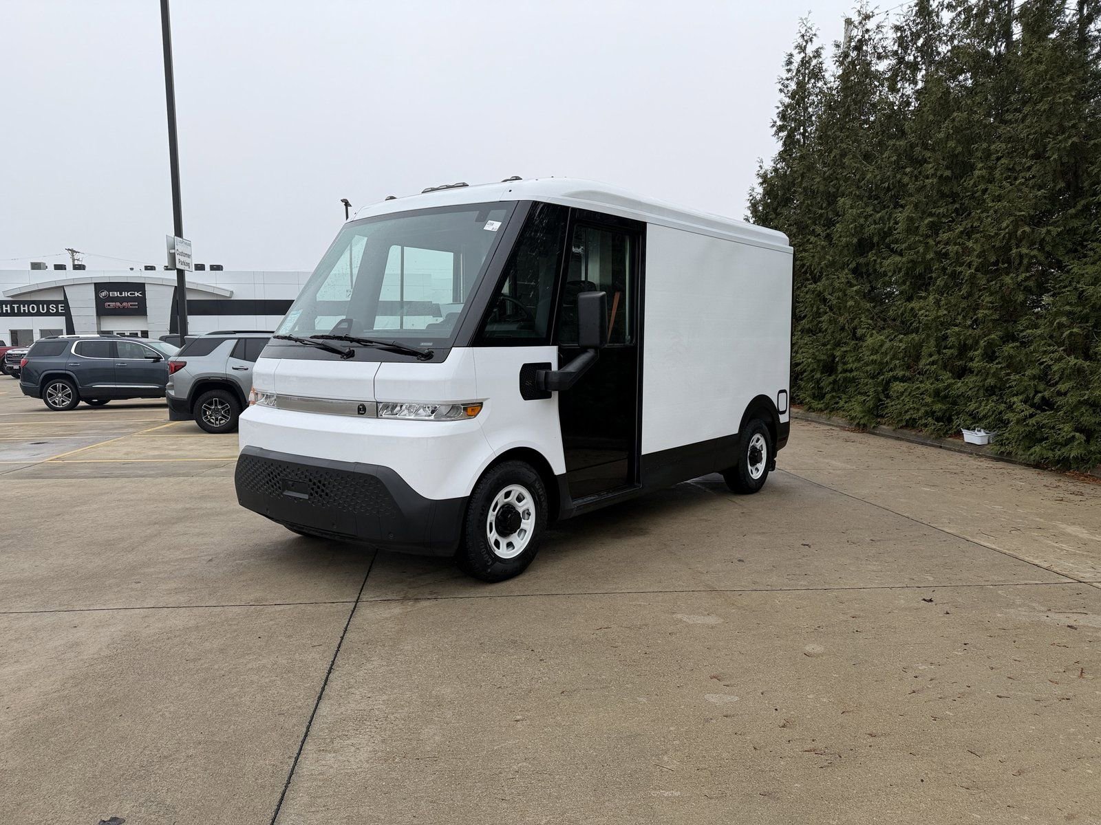 Used 2024 Chevrolet Brightdrop 400 w/ Commercial Equipment Package AWD/4WD image 6