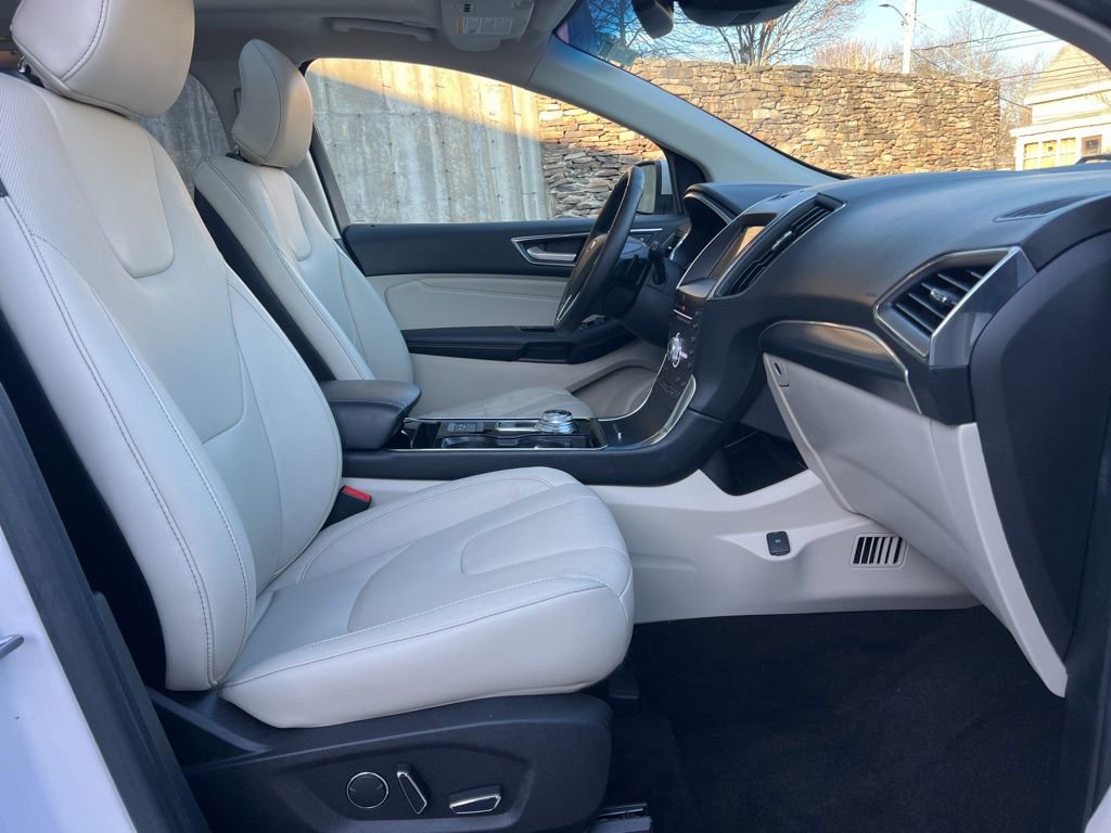 Used 2019 Ford Edge Titanium w/ Equipment Group 301A image 28