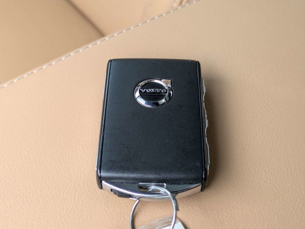 Certified 2024 Volvo S90 T8 Ultimate image 41