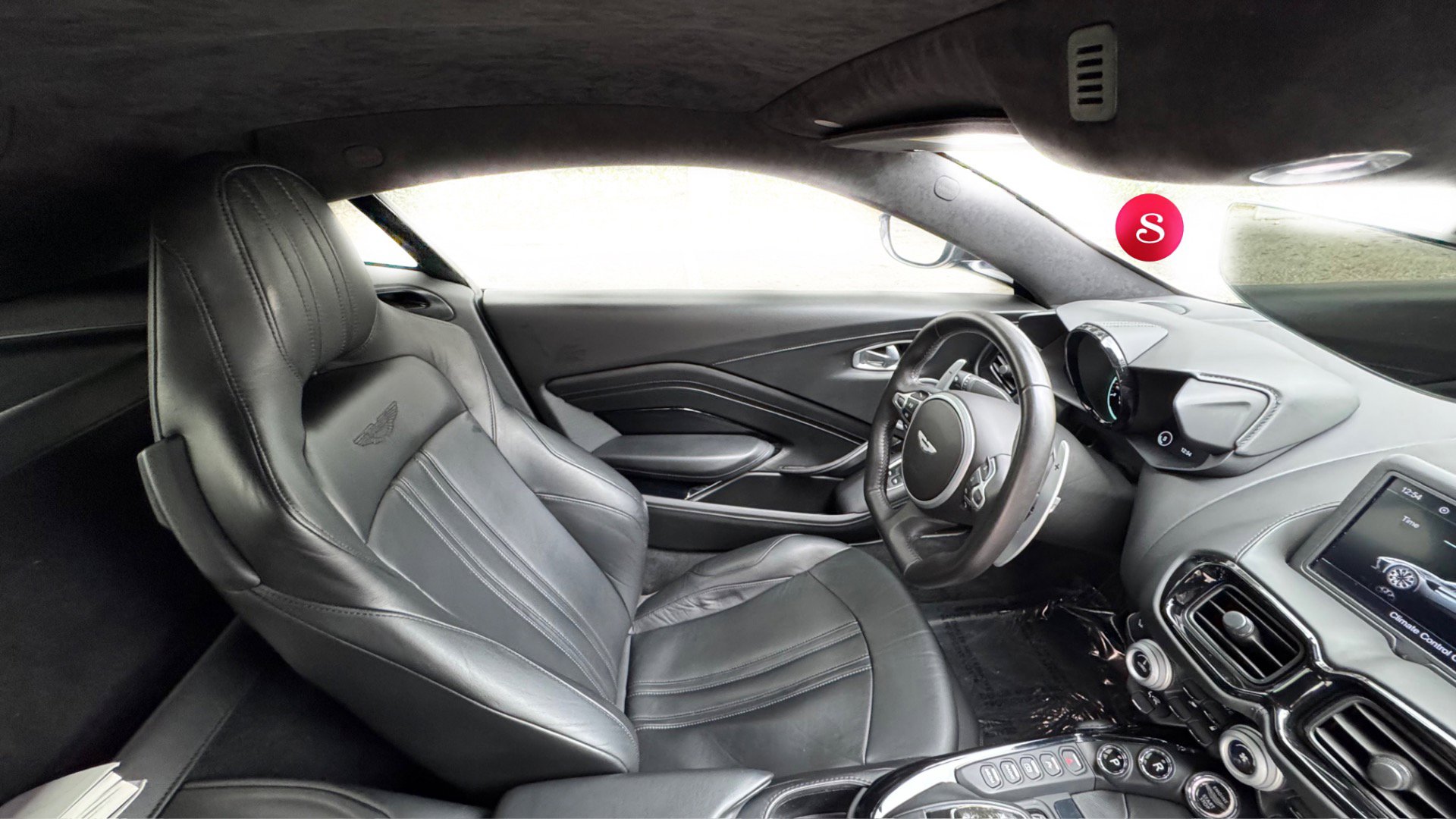 Used 2019 Aston Martin V8 Vantage Coupe image 19