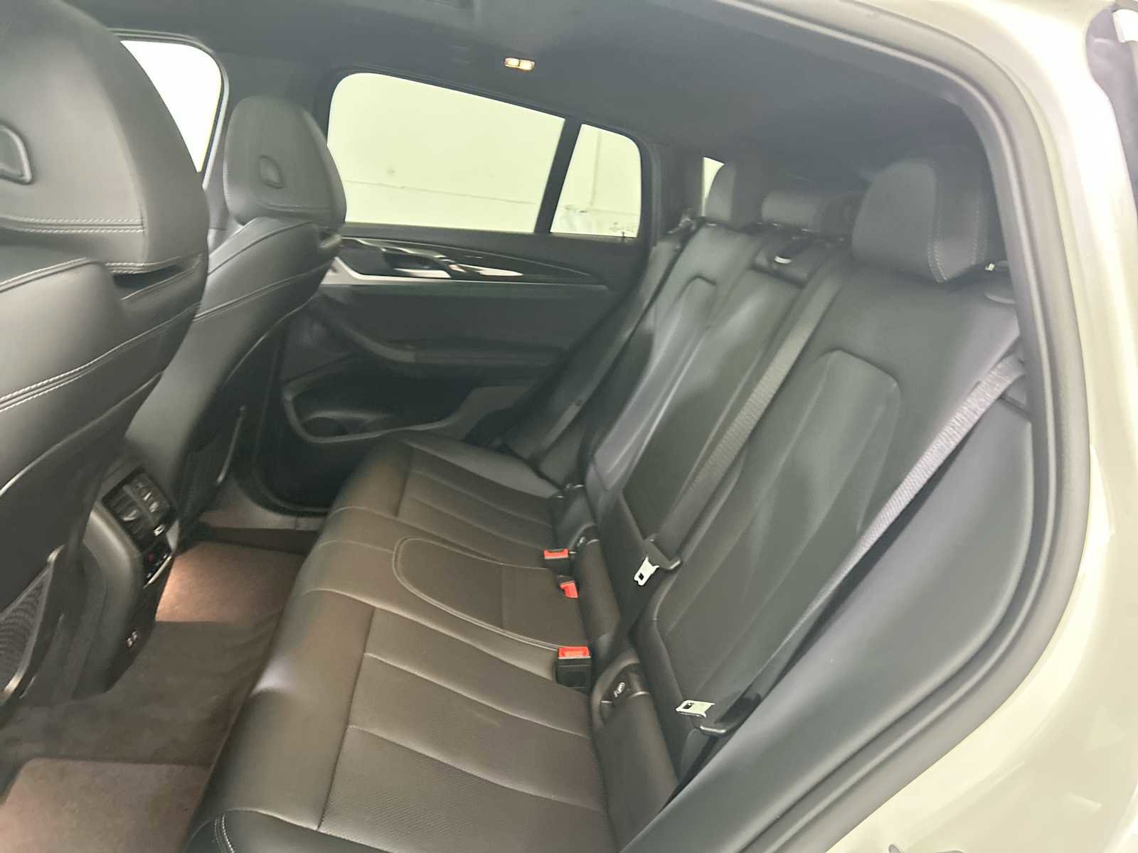 Used 2025 BMW X4 xDrive30i image 25