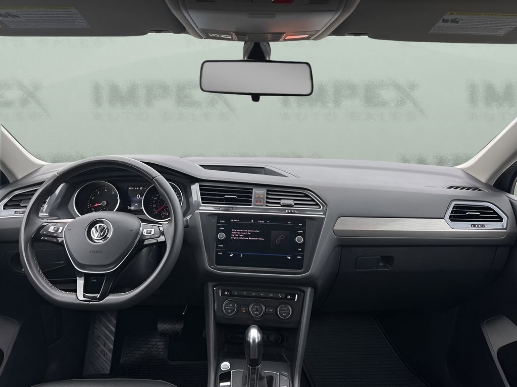 Used 2021 Volkswagen Tiguan SE image 12