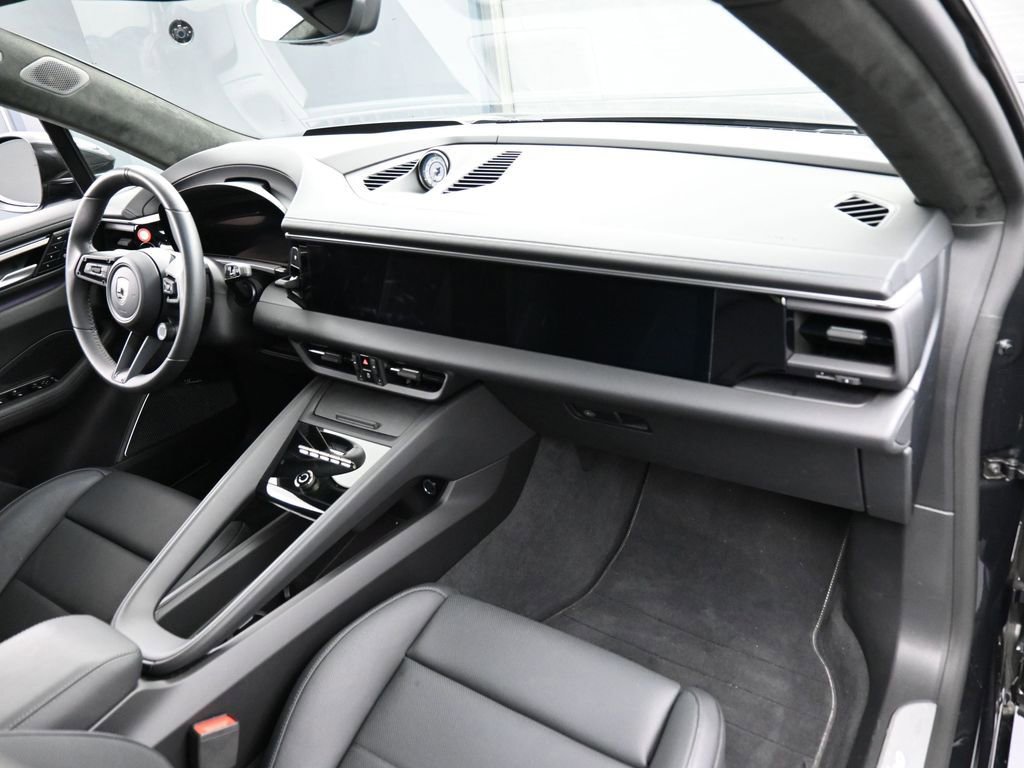 Certified 2024 Porsche Macan Turbo Electric image 33