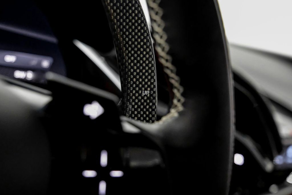 Used 2022 Ferrari SF90 Spider image 14