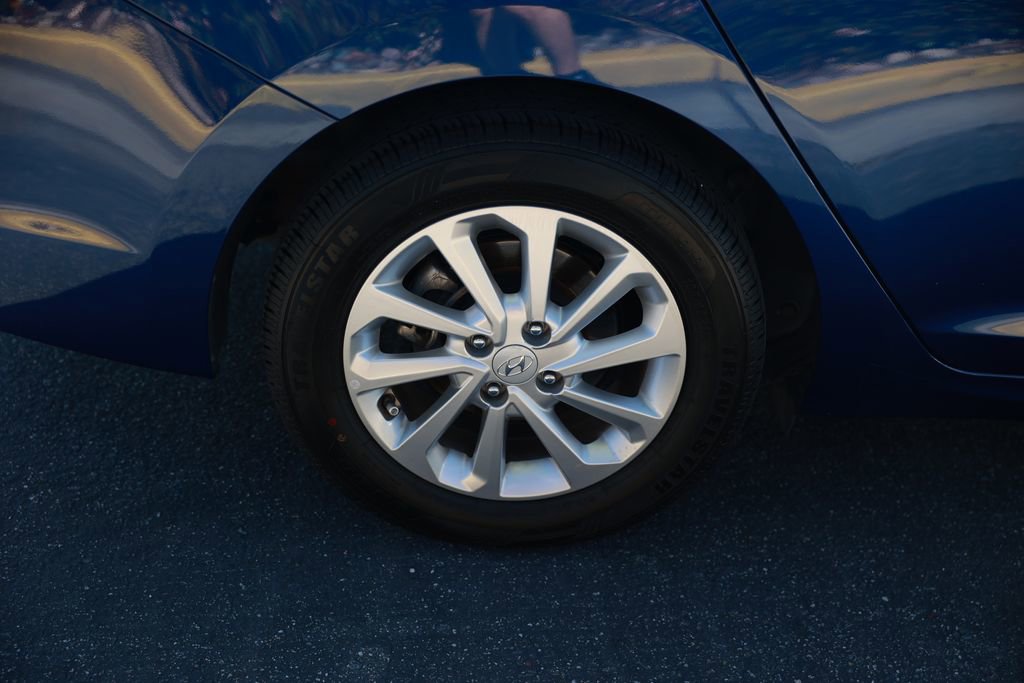 Used 2022 Hyundai Accent SEL image 9