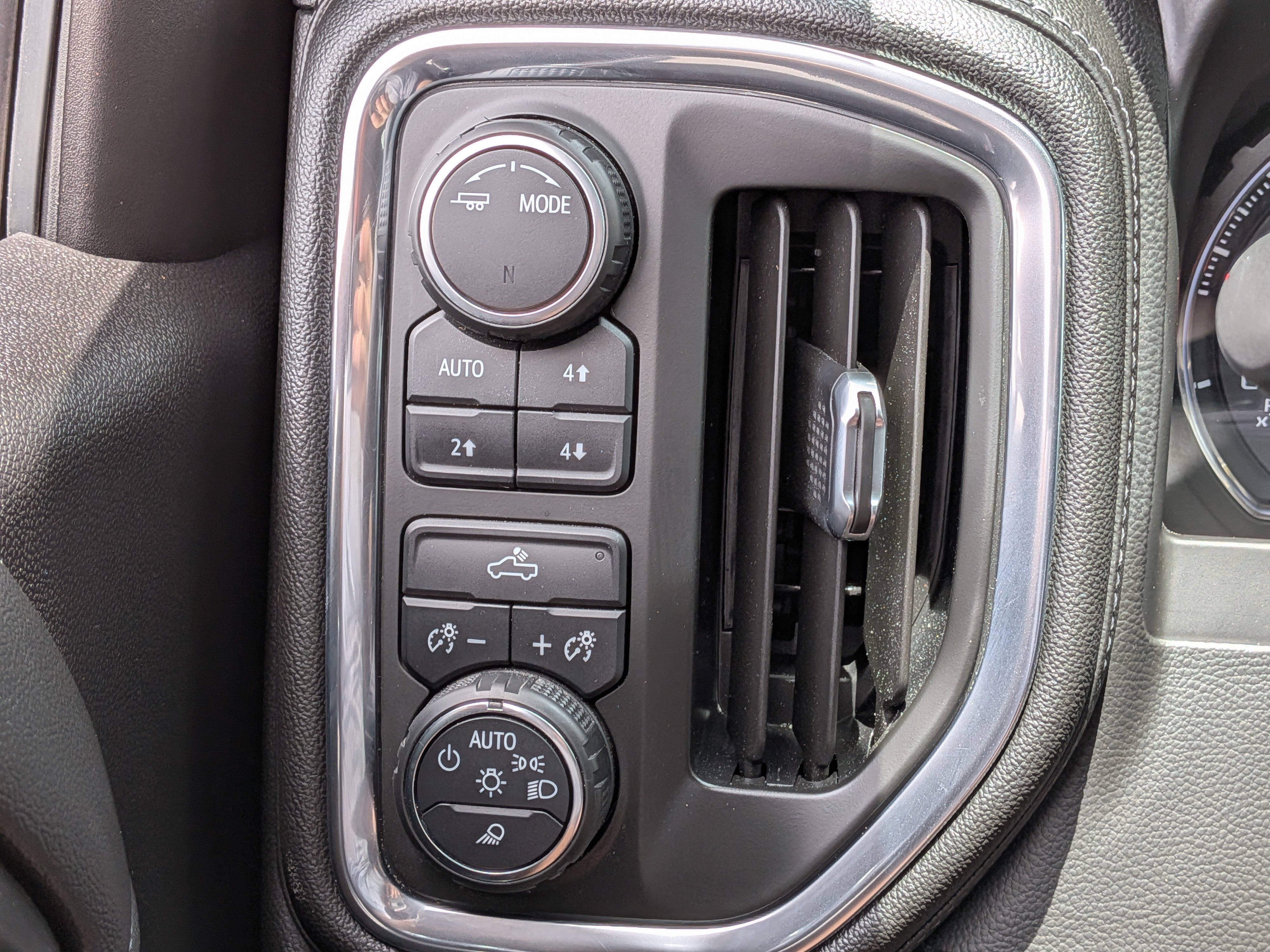 Used 2020 Chevrolet Silverado 1500 LT w/ All-Star Edition AWD/4WD image 22