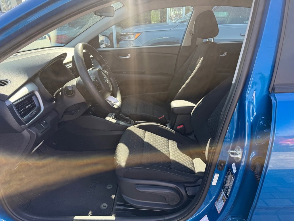 Used 2022 Kia Rio S image 25