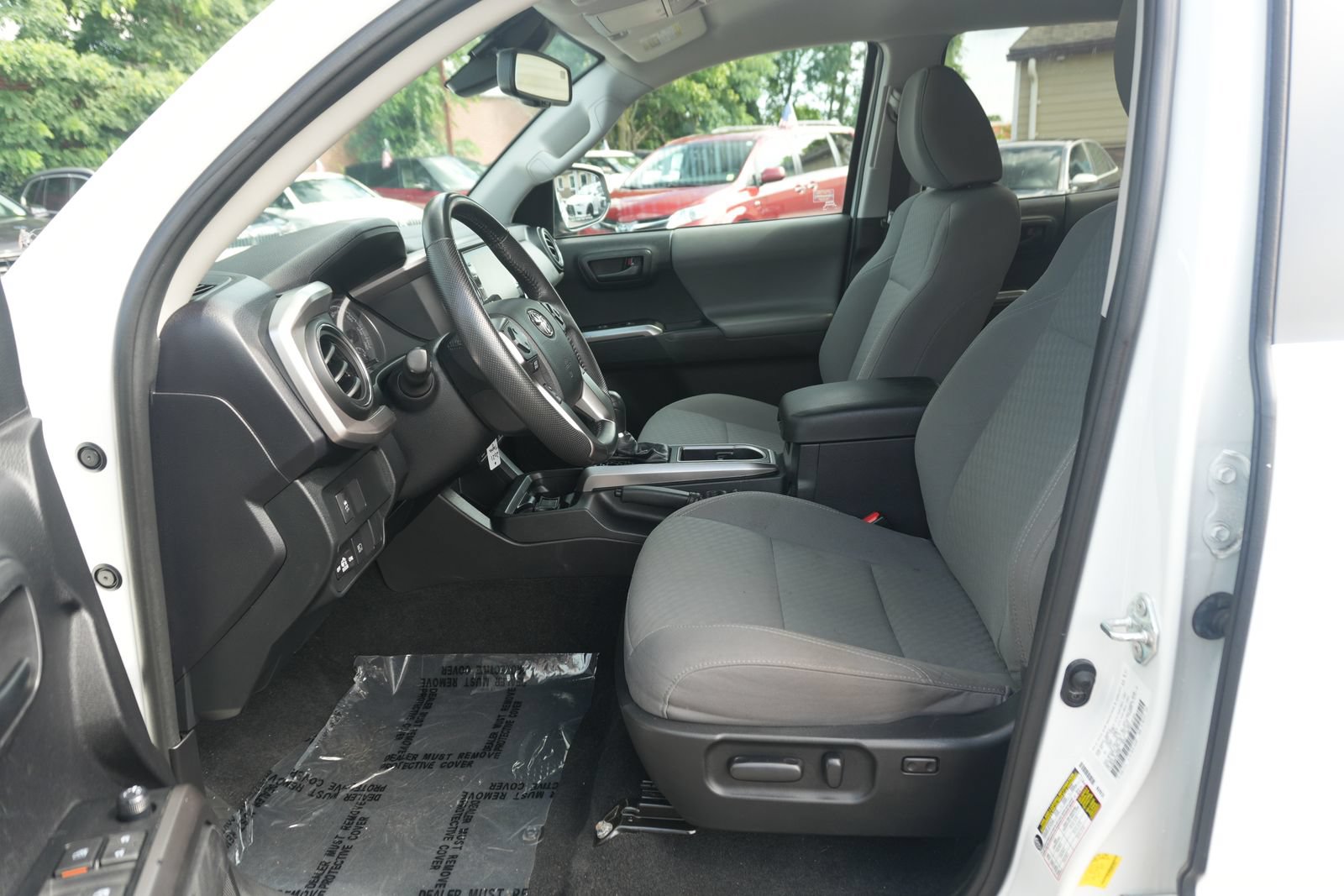 Used 2021 Toyota Tacoma SR5 AWD/4WD image 16