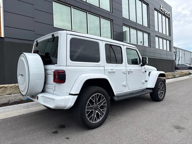 Used 2023 Jeep Wrangler Unlimited Sahara AWD/4WD image 3