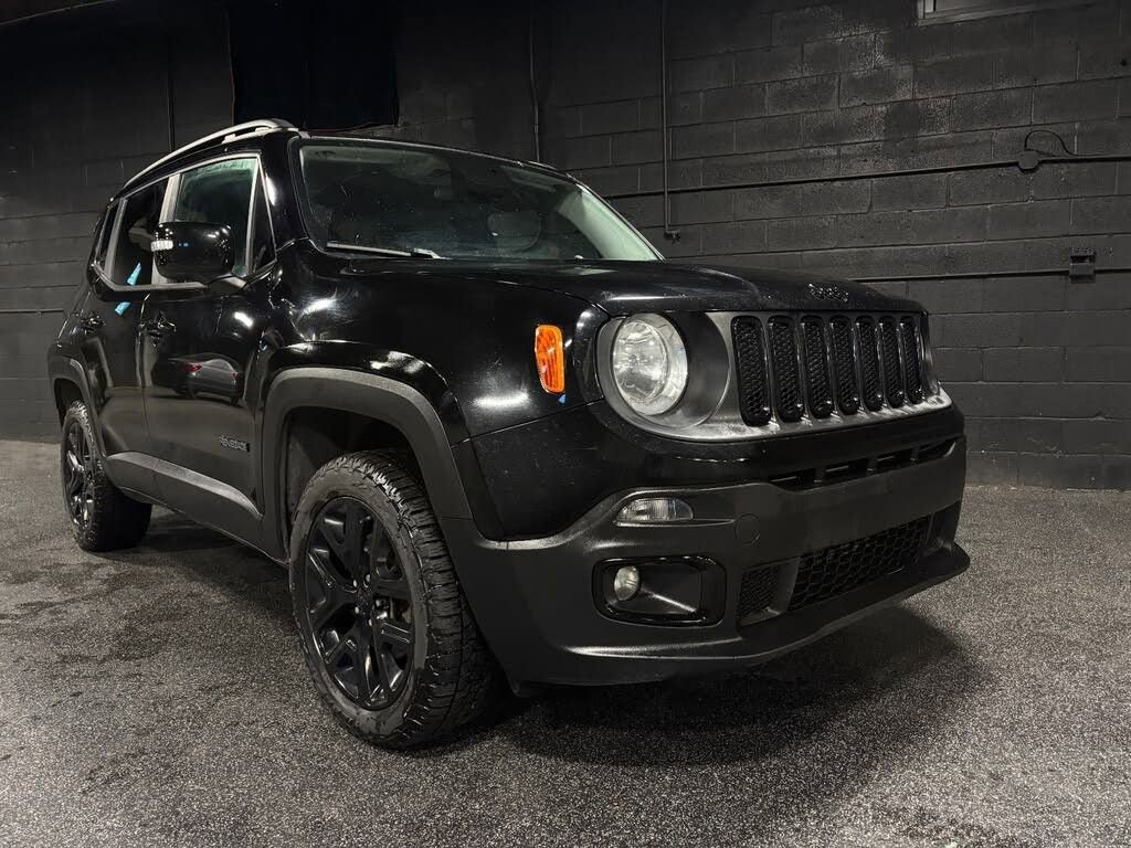 Used 2017 Jeep Renegade Altitude AWD/4WD image 5