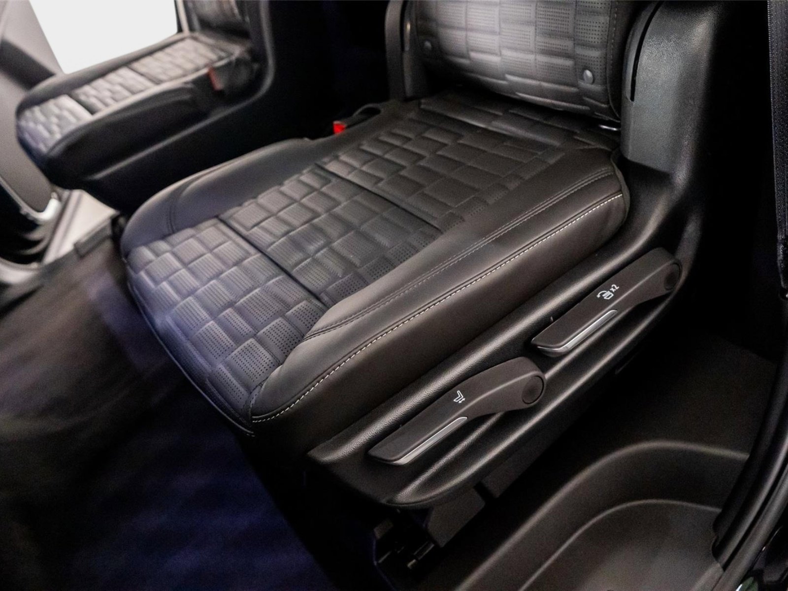 Used 2026 Cadillac Escalade V w/ LPO, Floor Liner Package image 29