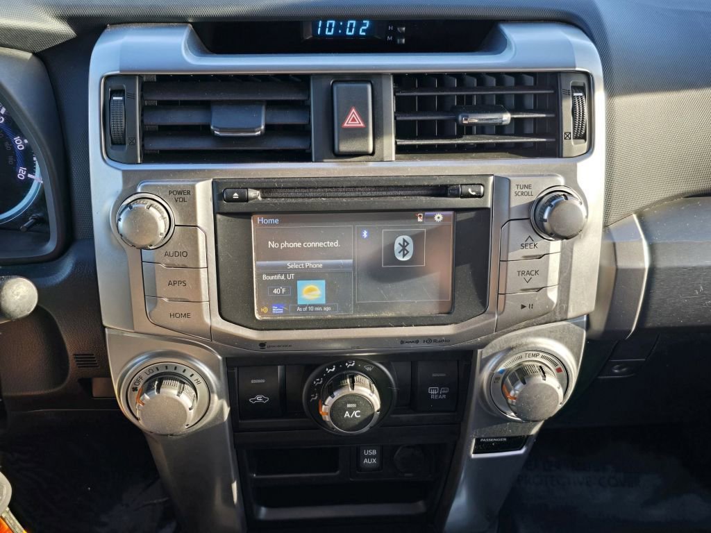 Used 2018 Toyota 4Runner SR5 AWD/4WD image 4