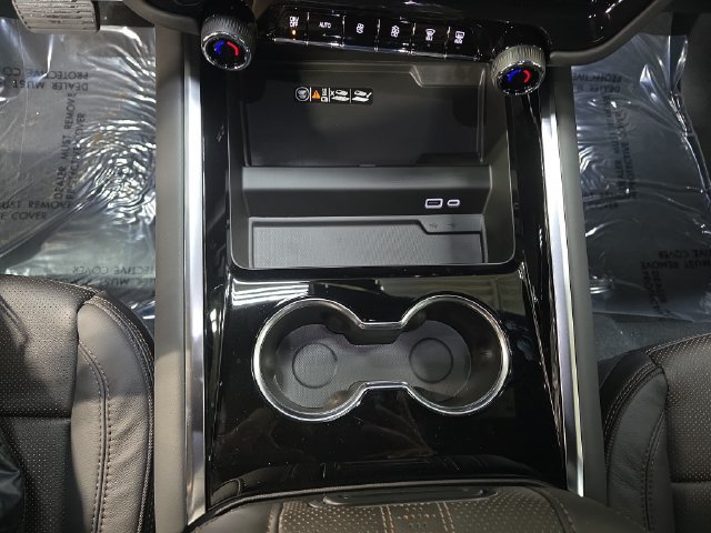 New 2026 Chevrolet Suburban High Country w/ LPO, Illumination Package AWD/4WD image 29