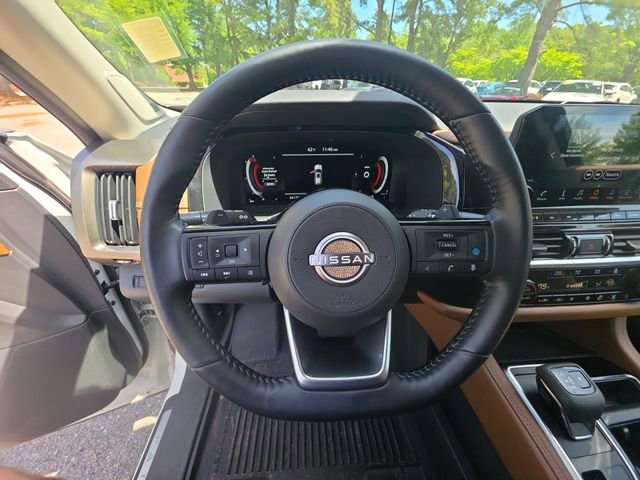 Used 2023 Nissan Pathfinder Platinum AWD/4WD image 14