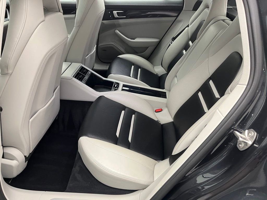 Used 2019 Porsche Panamera 4 image 31