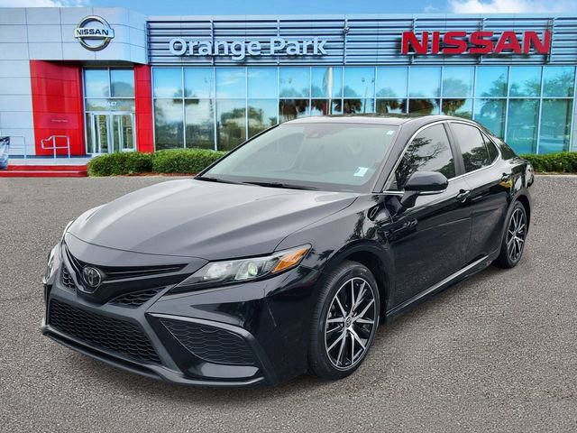 Used 2023 Toyota Camry SE FWD image 4