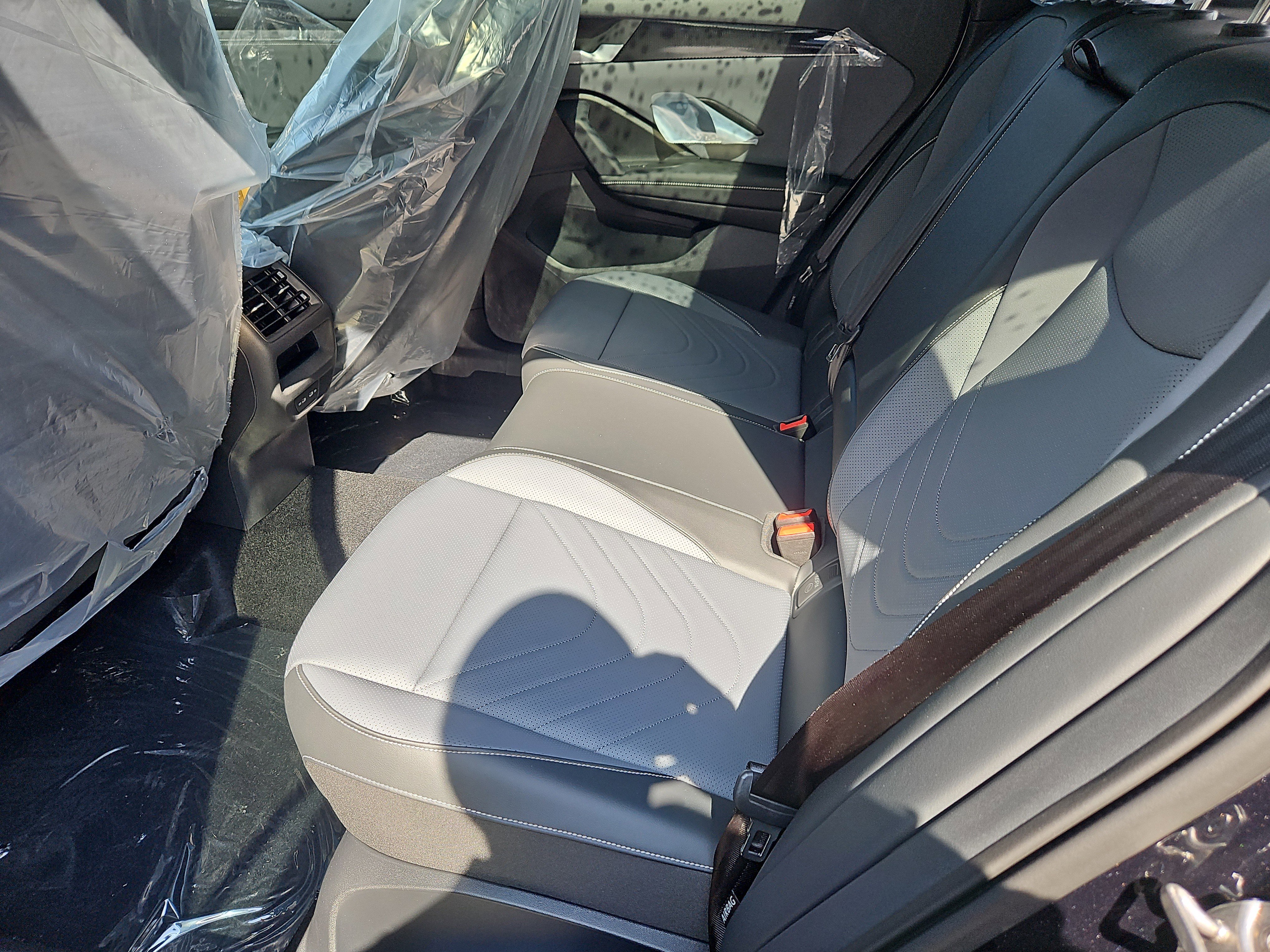 New 2026 Volkswagen Tiguan SE R-Line image 19