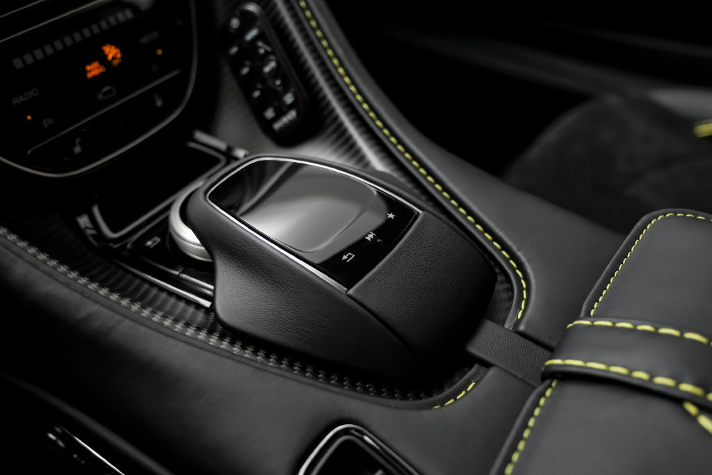 Used 2022 Aston Martin DBS Superleggera RWD image 19