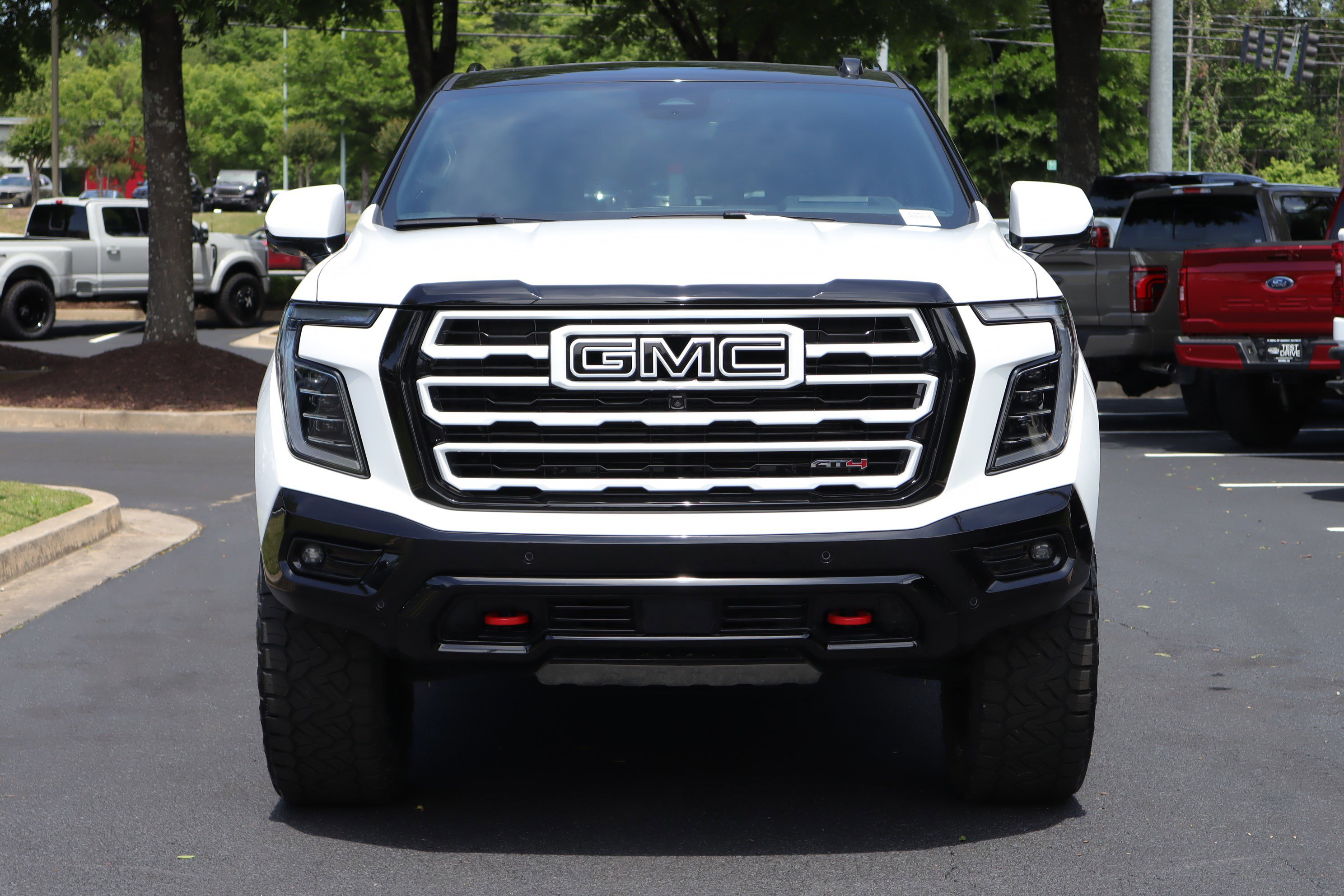 Used 2025 GMC Yukon AT4 w/ AT4 Premium Plus Package AWD/4WD image 23