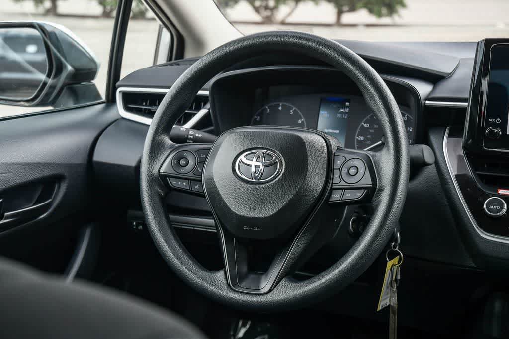 Used 2025 Toyota Corolla LE FWD image 12