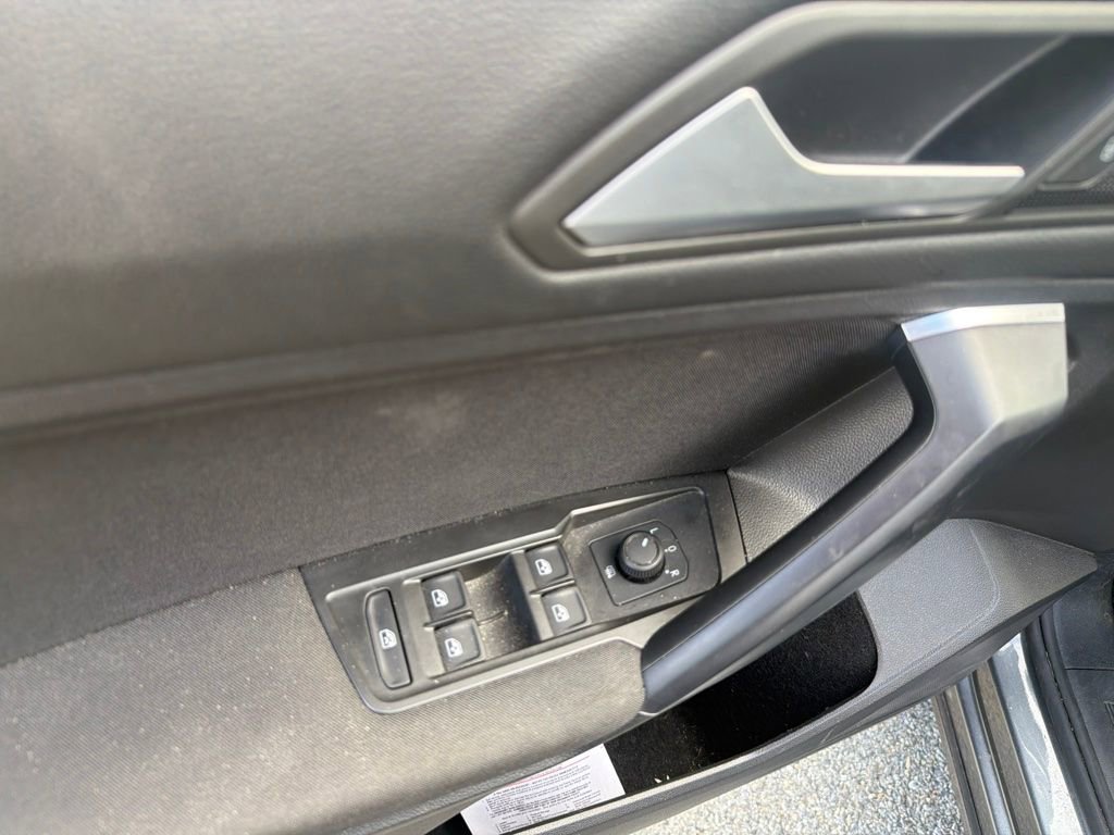 Used 2021 Volkswagen Tiguan S FWD image 12