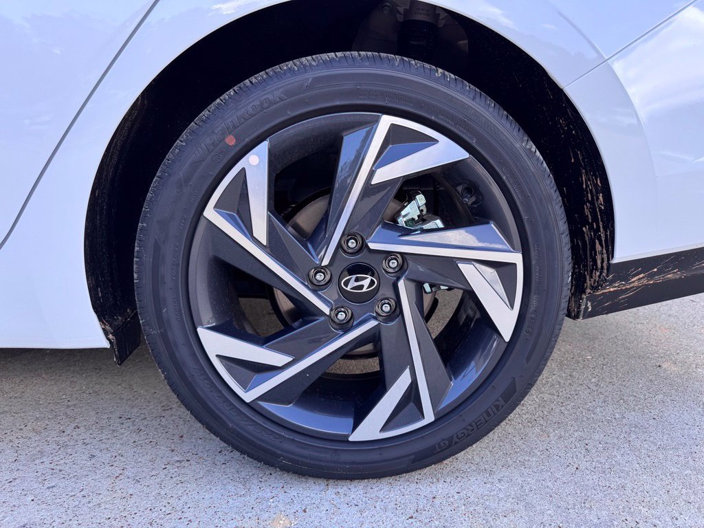 New 2026 Hyundai Elantra Limited FWD image 25