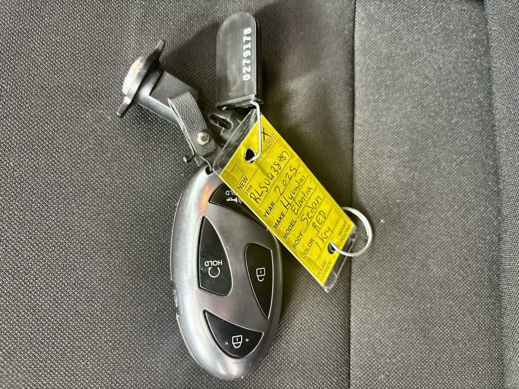 Certified 2025 Hyundai Elantra SEL FWD image 28