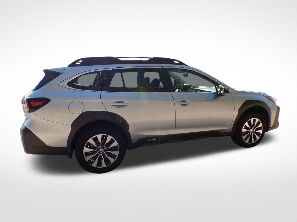 Used 2023 Subaru Outback Limited AWD/4WD image 9