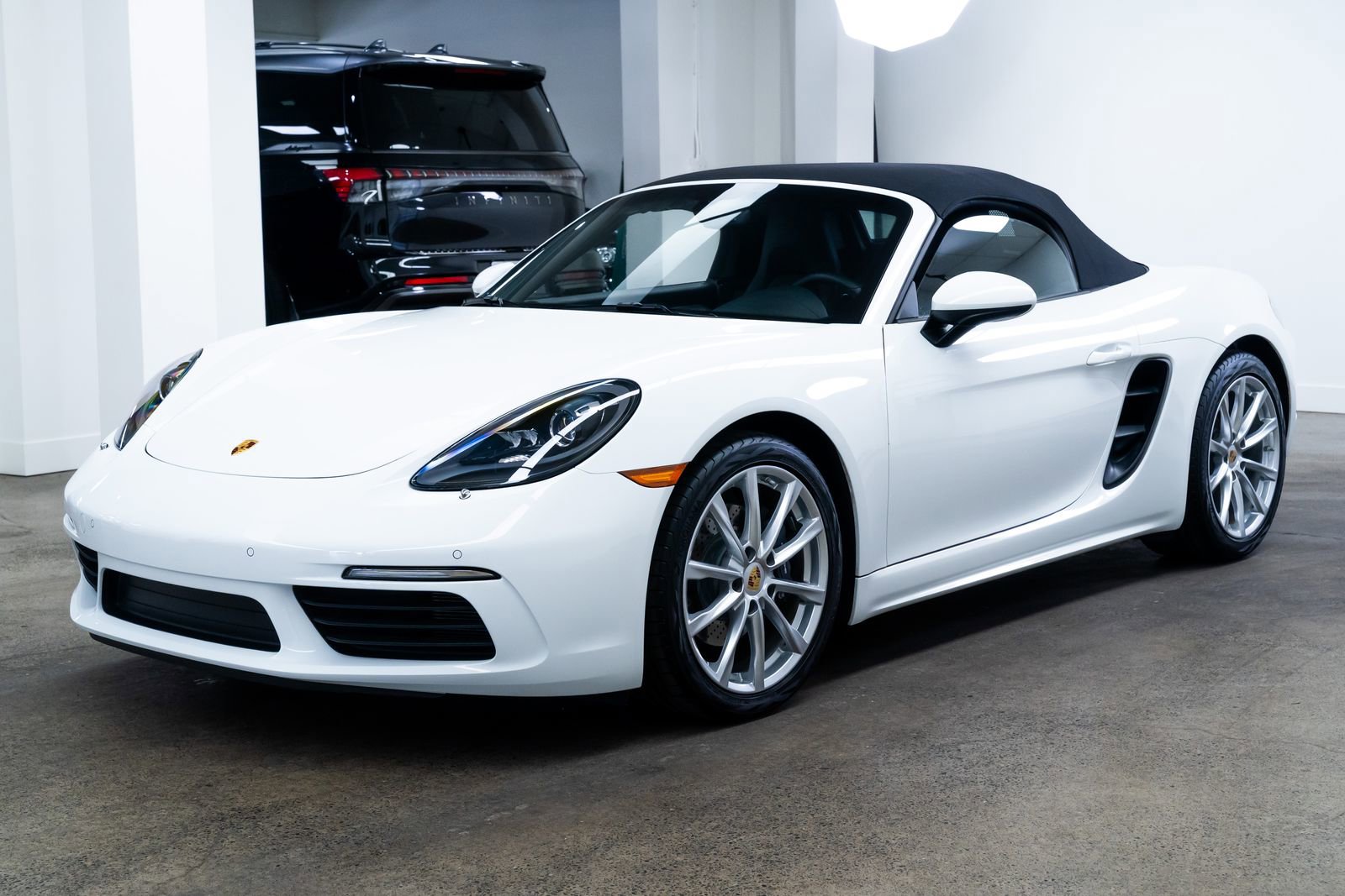 Used 2024 Porsche 718 Boxster image 3