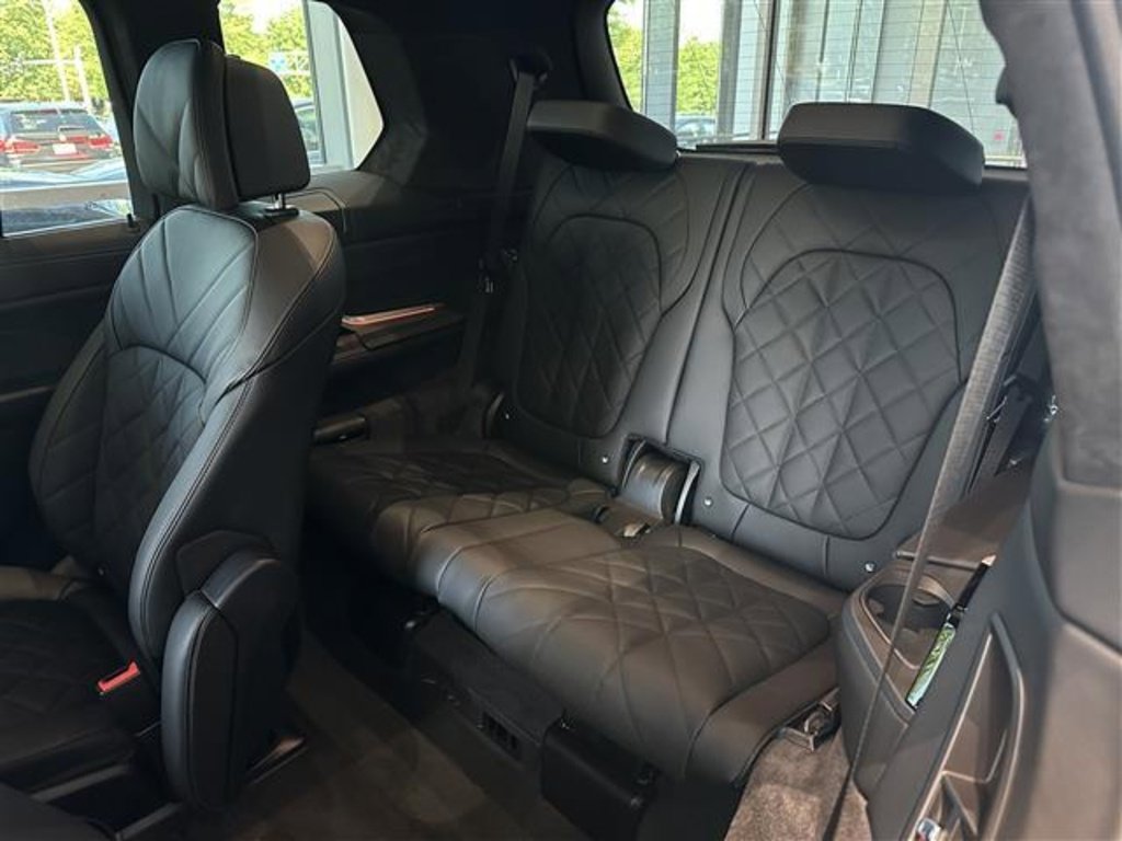 New 2026 BMW X7 xDrive40i w/ M Sport Package image 14