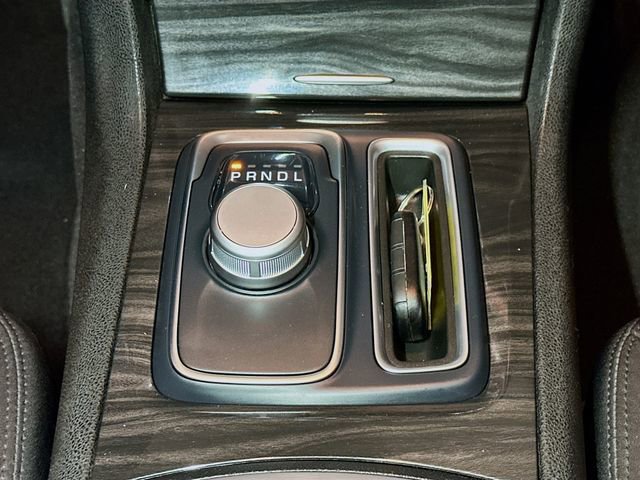 Used 2022 Chrysler 300 Touring w/ Sport Appearance Package image 14