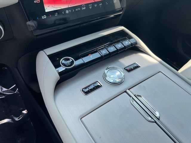 New 2026 Lincoln Navigator Reserve AWD/4WD image 31