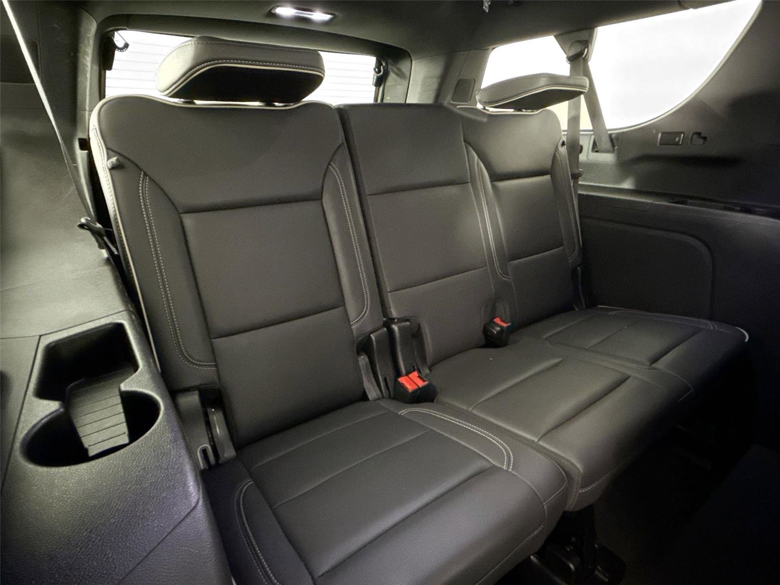 Used 2024 GMC Yukon XL SLT image 40