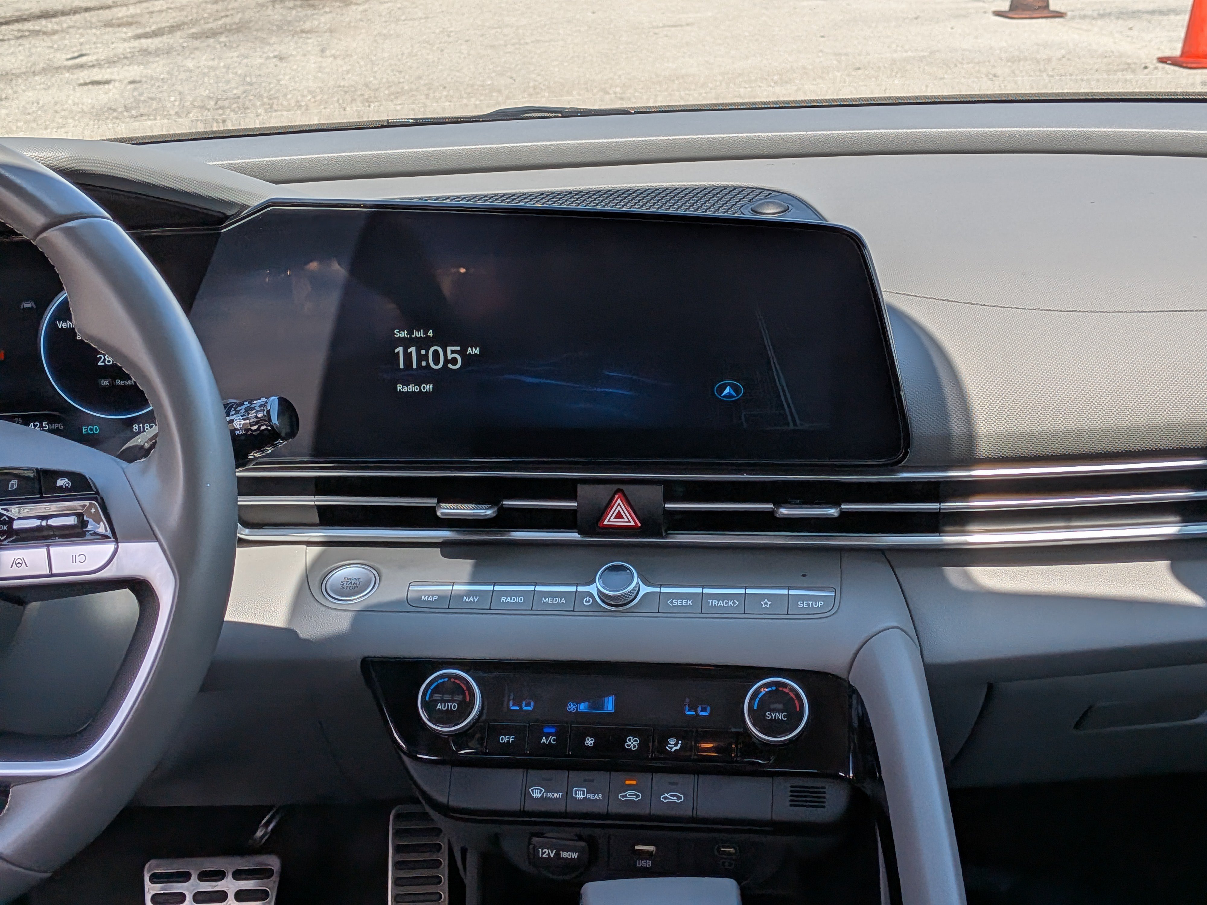 Used 2025 Hyundai Elantra SEL FWD image 19