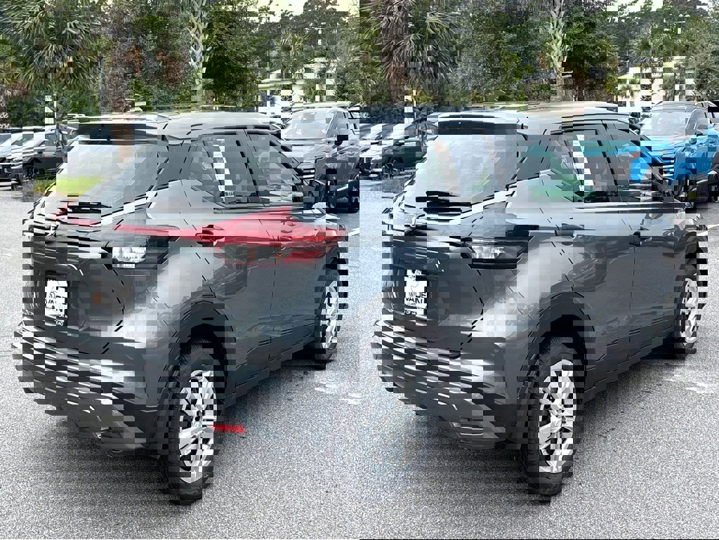 New 2025 Nissan Kicks Play S image 30