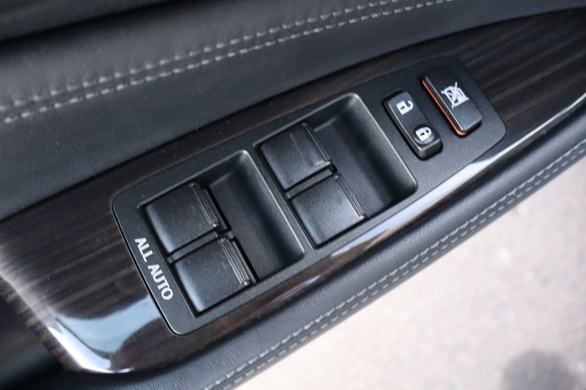 Used 2013 Lexus LS 460 L w/ Preferred Accessory Package image 27