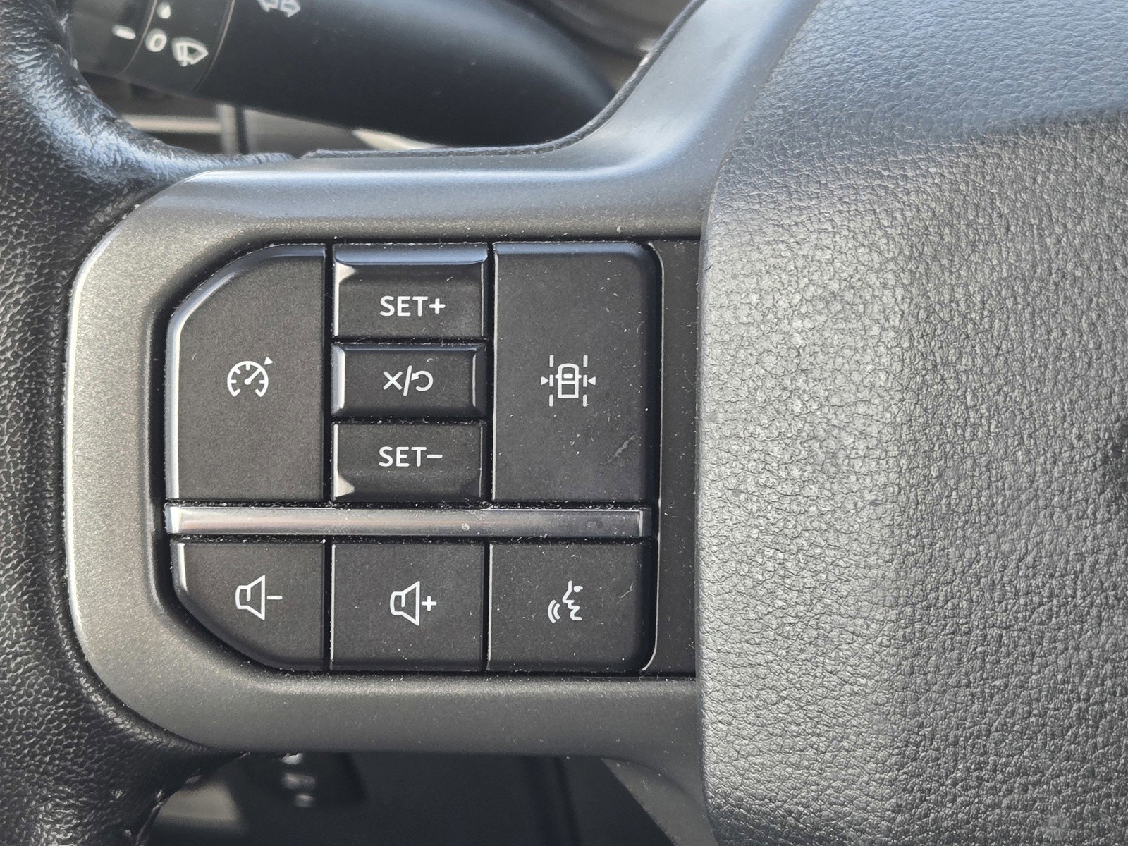 Used 2022 Ford F150 XLT w/ Equipment Group 302A High image 25