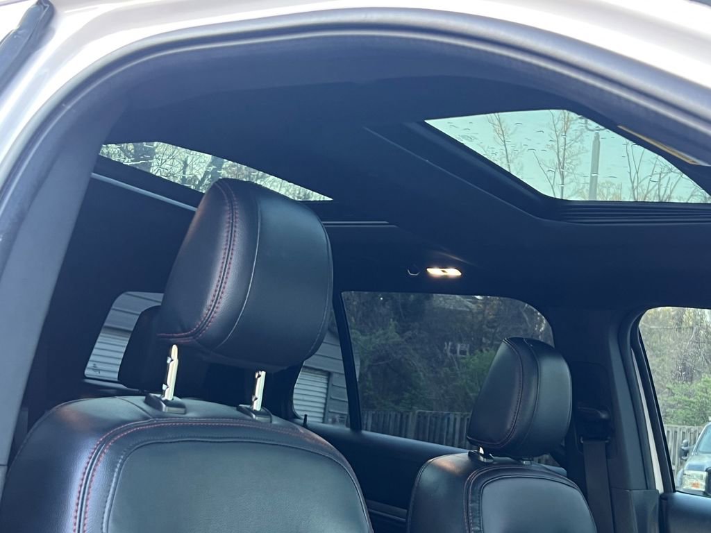 Used 2019 Ford Explorer Sport w/ Ford Safe & Smart Package image 14