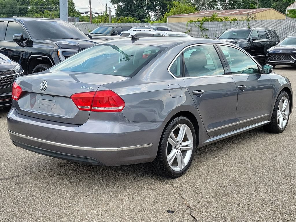 Used 2014 Volkswagen Passat TDI SEL Premium FWD image 4