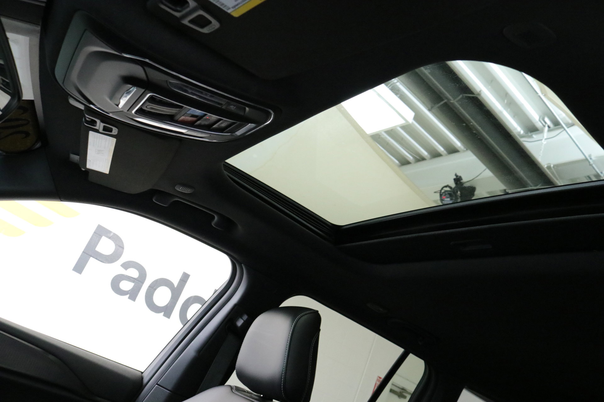 Used 2023 Jeep Grand Cherokee Altitude image 24