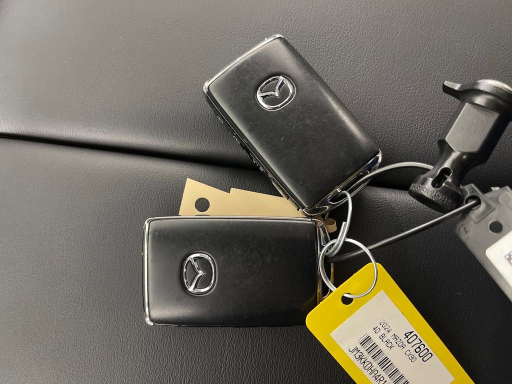 Used 2024 MAZDA CX-90 Plug-In Hybrid w/ Premium Pkg image 26