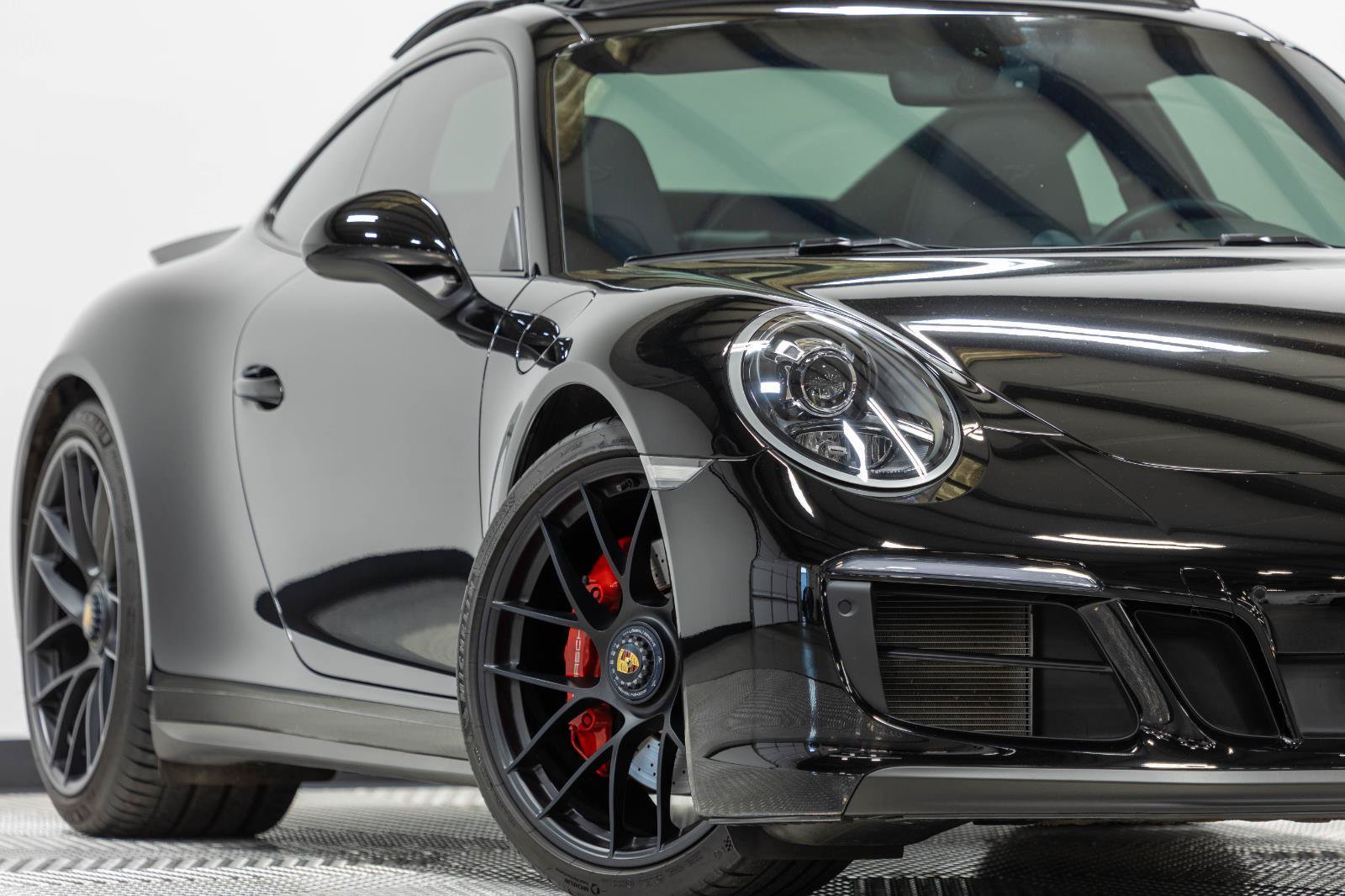 Used 2019 Porsche 911 Carrera GTS RWD image 2