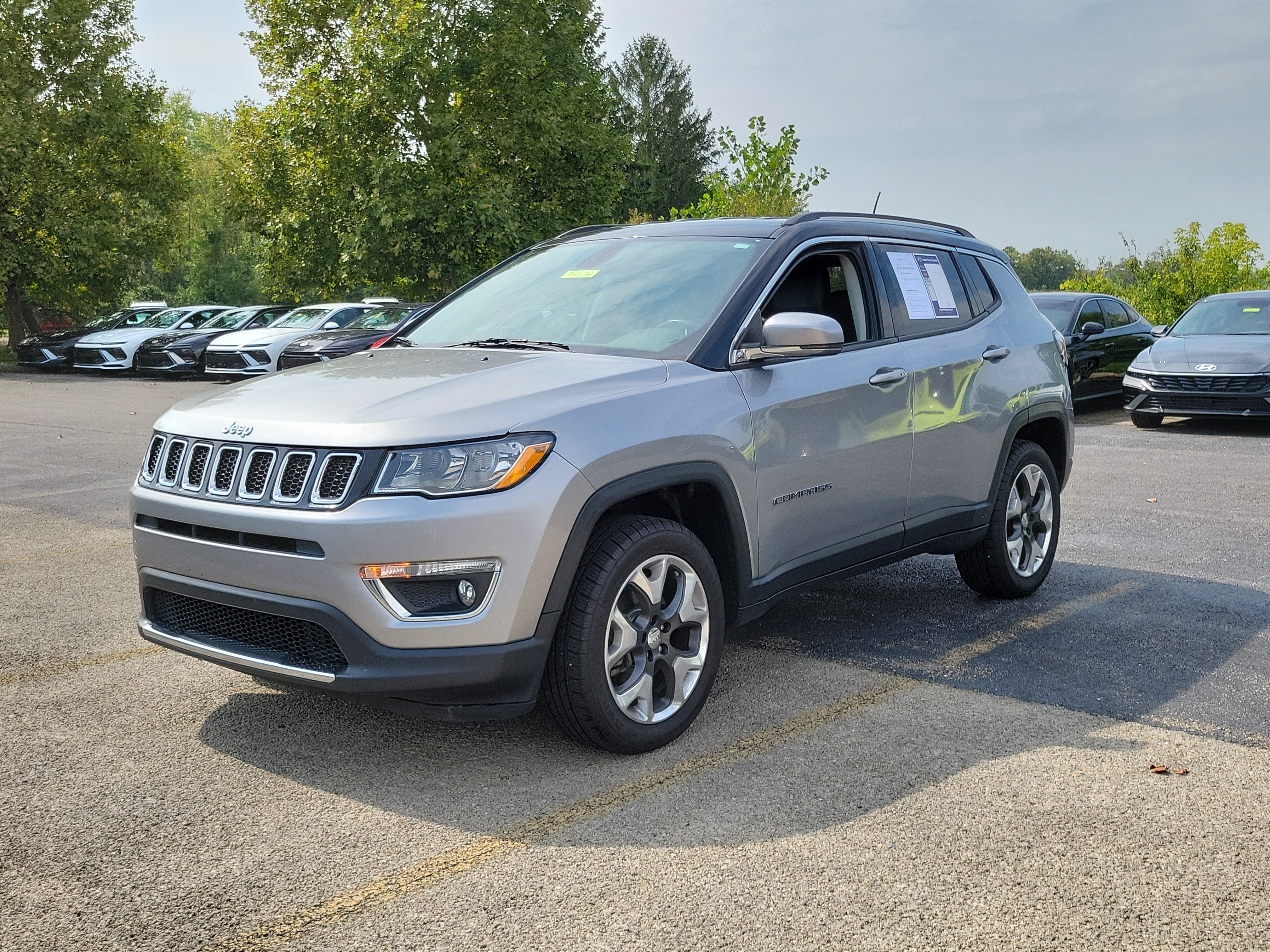 Used 2019 Jeep Compass Limited AWD/4WD image 2