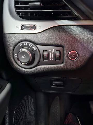 Used 2018 Jeep Cherokee Overland w/ Technology Group AWD/4WD image 27