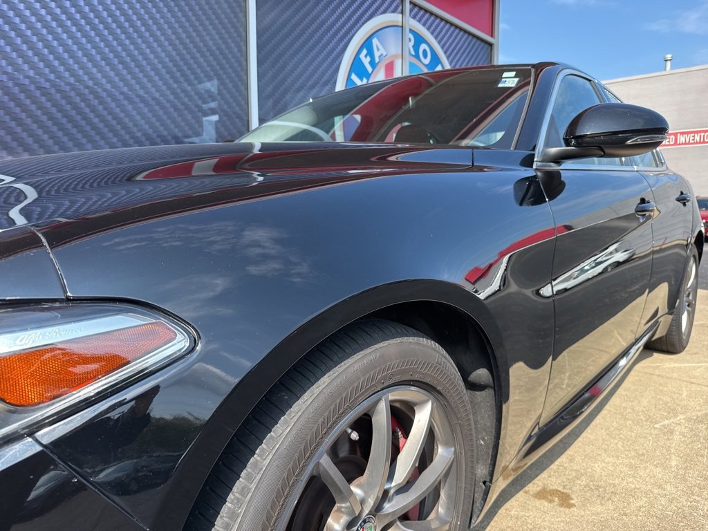 Used 2018 Alfa Romeo Giulia AWD image 15